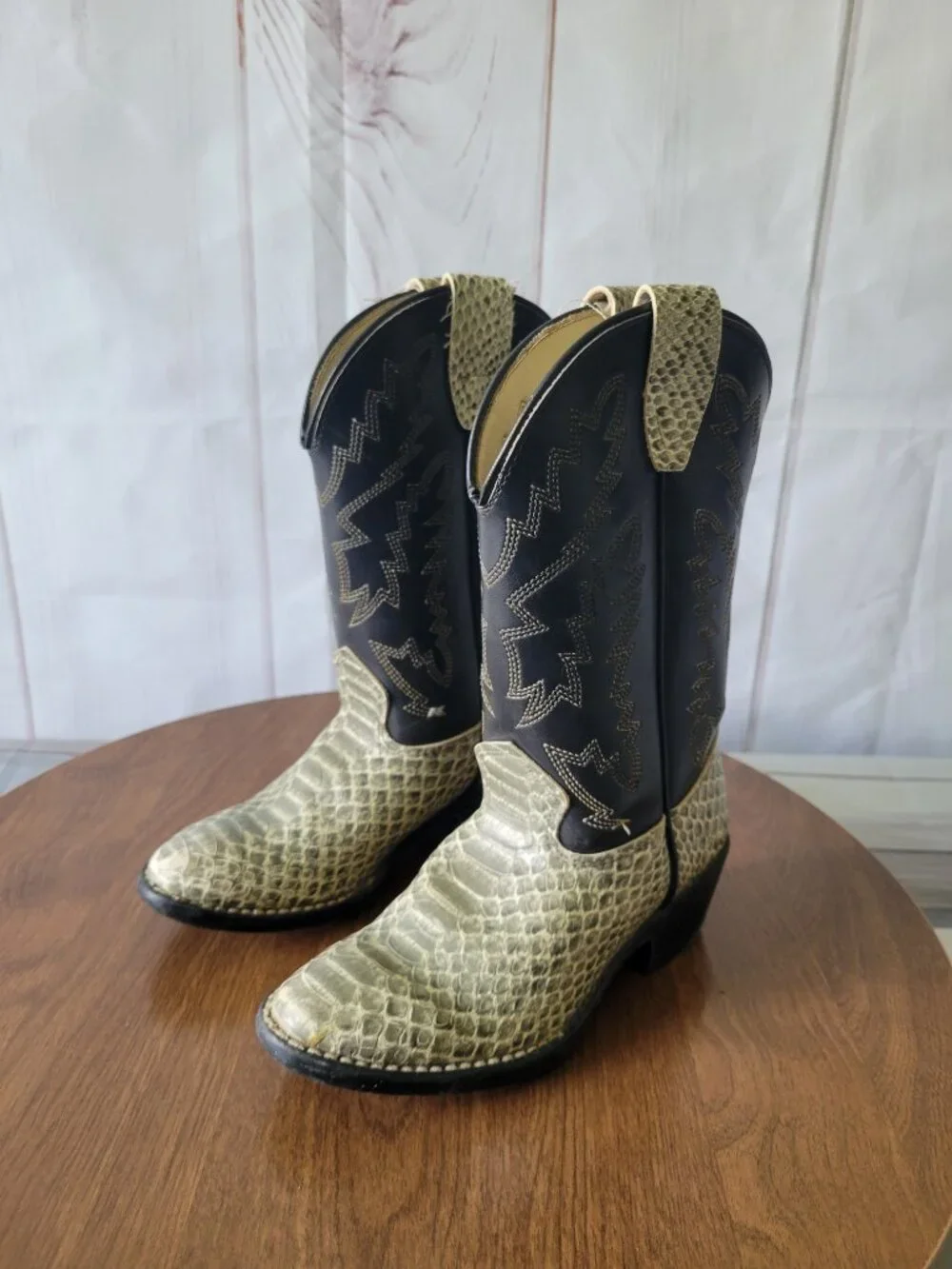 Texas Western Cowboy Boots Boy/Girl Kids Sz13 Made in USA Snakeskin pattern